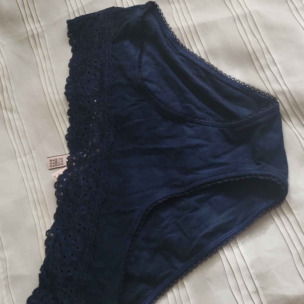VS underwear (3 identical pairs)